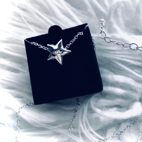 Avon Star Pendant Necklace - Picture 2 of 5